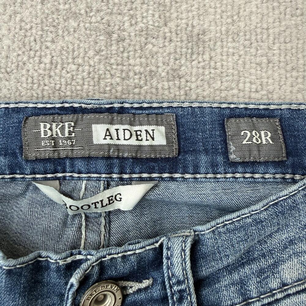 BKE Aiden Bootcut Jeans Womens 28R Blue Wash Mid Rise Stretch Embroidered - Picture 4 of 12